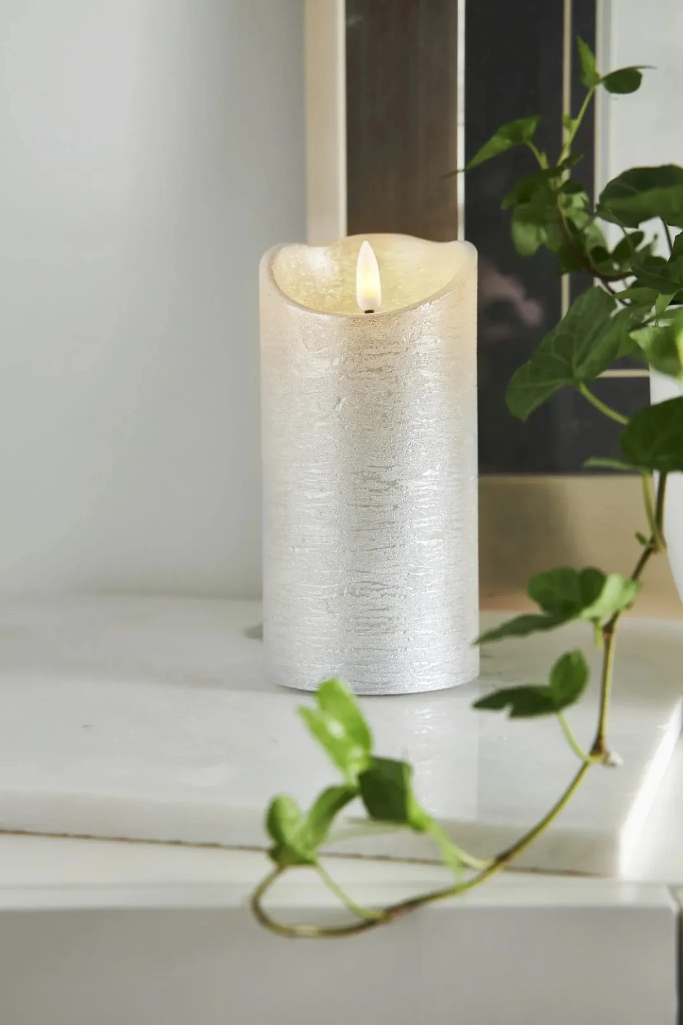 LED-Echtwachskerze „Flamme Rustic“ – Silber